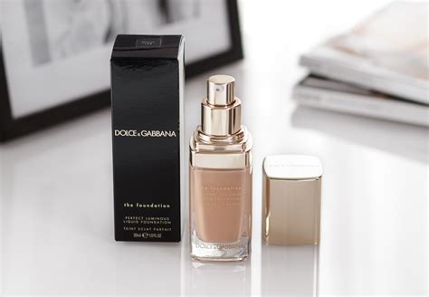 Dolce & Gabbana Perfect Luminous Liquid Foundation Review.